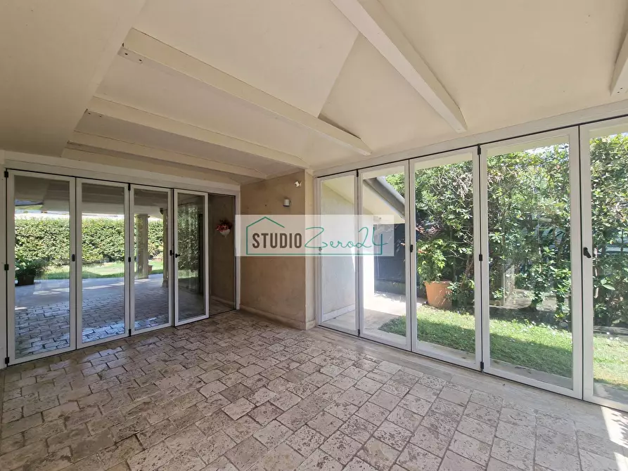 Immagine 6 di Villa in vendita  in Via Massoni a Camaiore