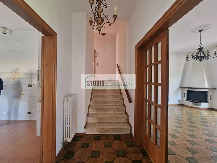 Immagine 8 di Villa in vendita  in Via Massoni a Camaiore