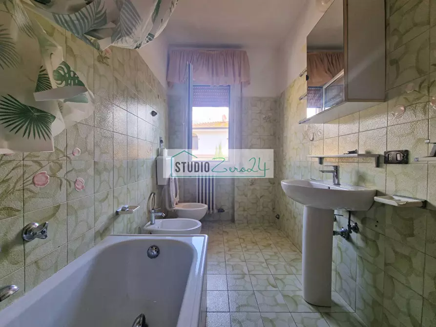 Immagine 24 di Villa in vendita  in Via Massoni a Camaiore