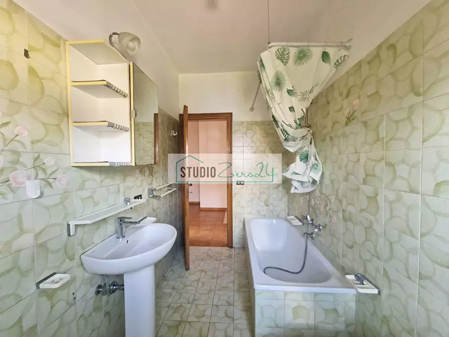 Immagine 25 di Villa in vendita  in Via Massoni a Camaiore