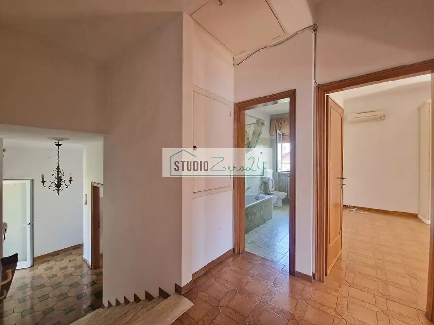 Immagine 26 di Villa in vendita  in Via Massoni a Camaiore