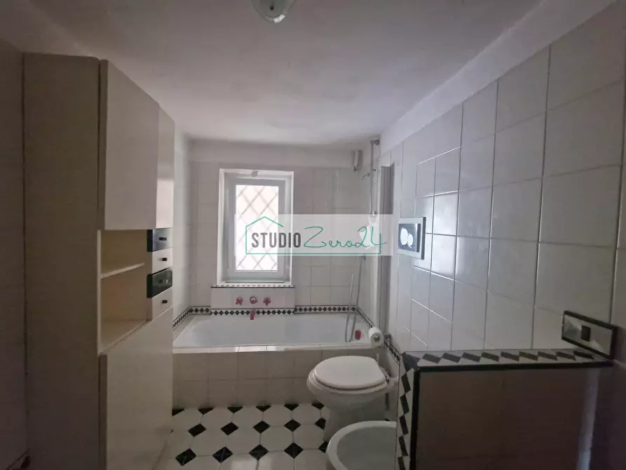 Immagine 36 di Villa in vendita  in Via Massoni a Camaiore