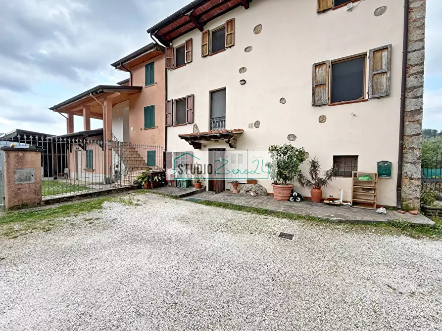 Immagine 3 di Casa semindipendente in vendita  in Via Colli Di Versona 40 a Camaiore