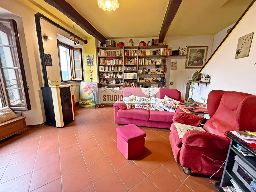 Immagine 10 di Casa semindipendente in vendita  in Via Colli Di Versona 40 a Camaiore
