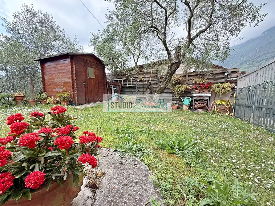Immagine 41 di Casa semindipendente in vendita  in Via Colli Di Versona 40 a Camaiore