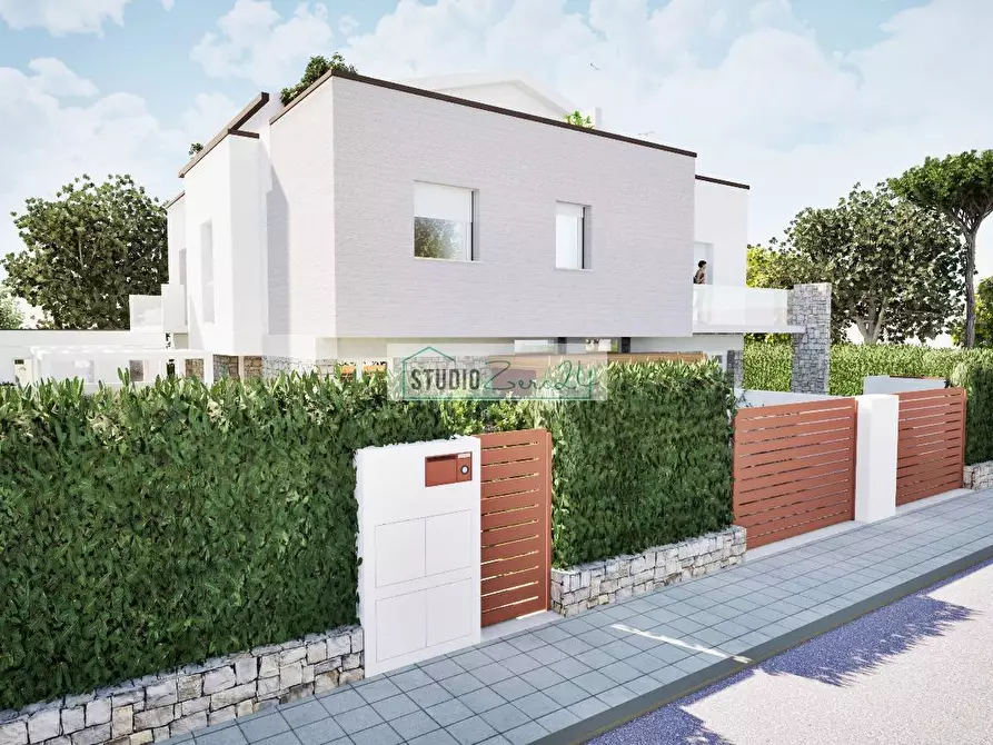 Immagine 17 di Casa semindipendente in vendita  in Via Giotto a Camaiore