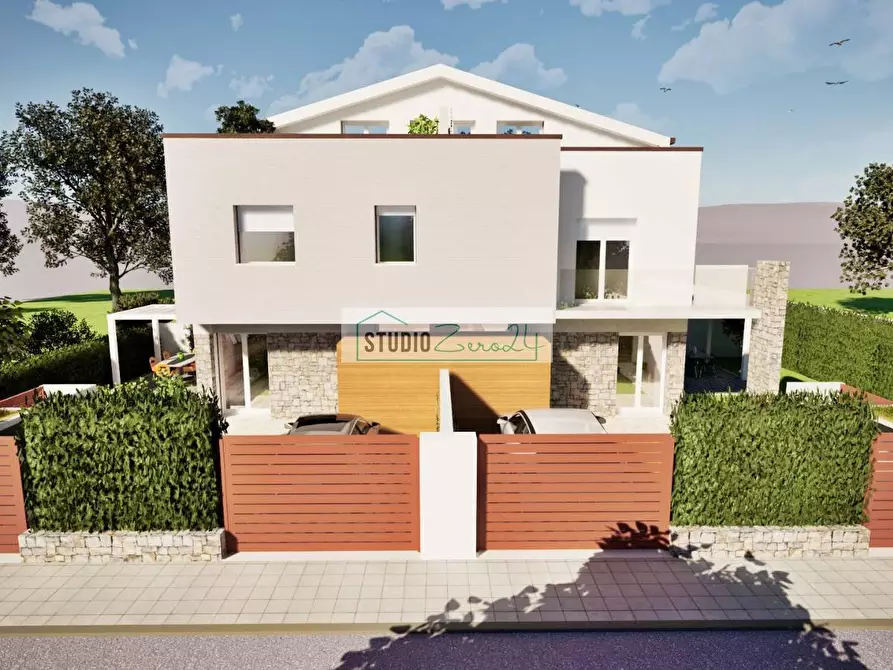 Immagine 18 di Casa semindipendente in vendita  in Via Giotto a Camaiore