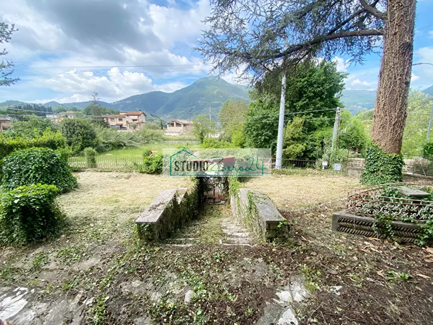 Immagine 3 di Villa in vendita  in via degli antichi 49 a Camaiore