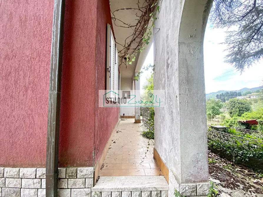 Immagine 5 di Villa in vendita  in via degli antichi 49 a Camaiore