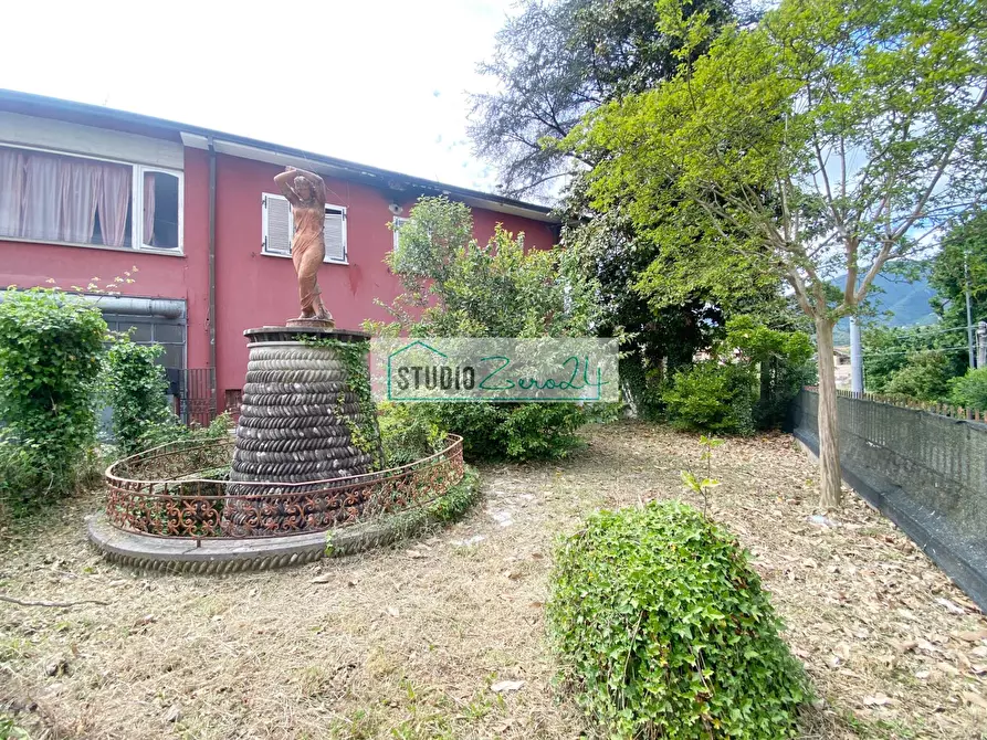 Immagine 10 di Villa in vendita  in via degli antichi 49 a Camaiore