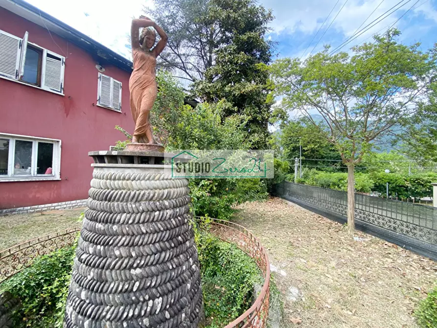Immagine 11 di Villa in vendita  in via degli antichi 49 a Camaiore
