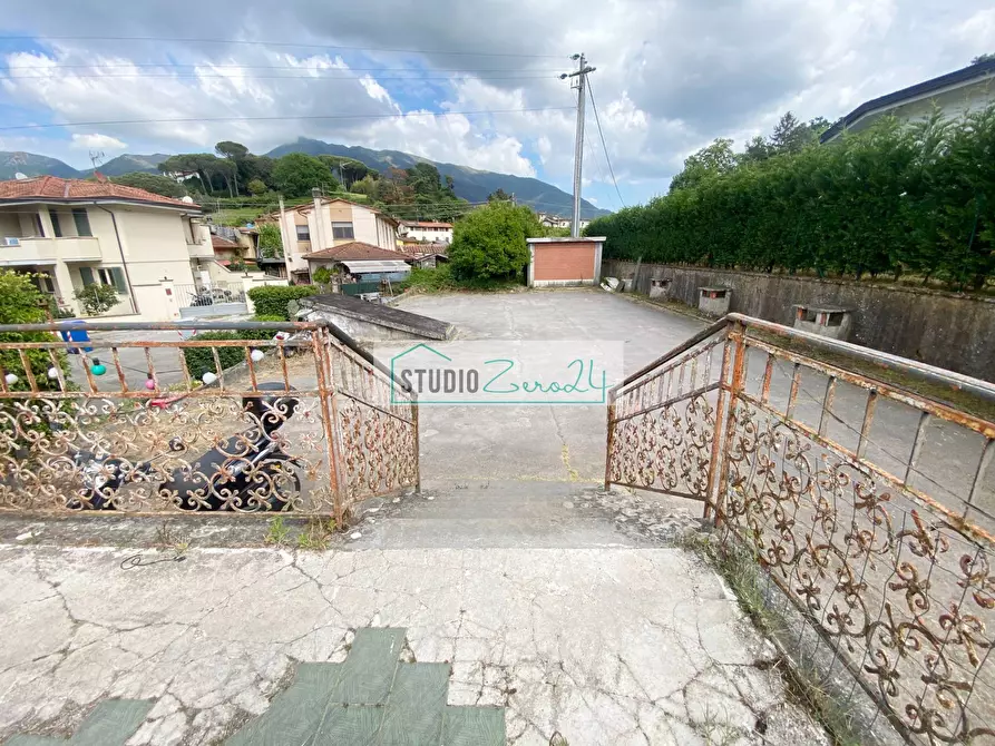 Immagine 20 di Villa in vendita  in via degli antichi 49 a Camaiore
