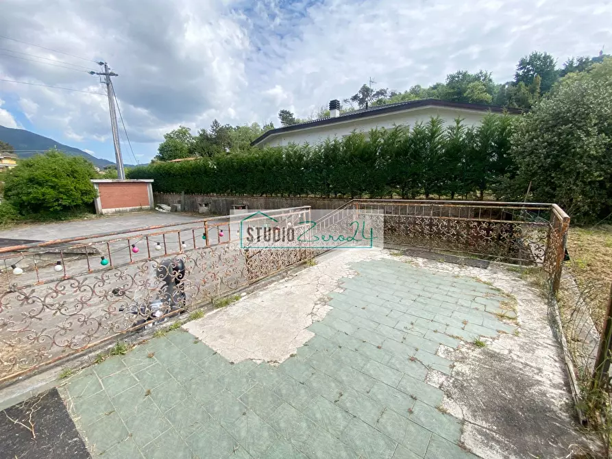 Immagine 21 di Villa in vendita  in via degli antichi 49 a Camaiore