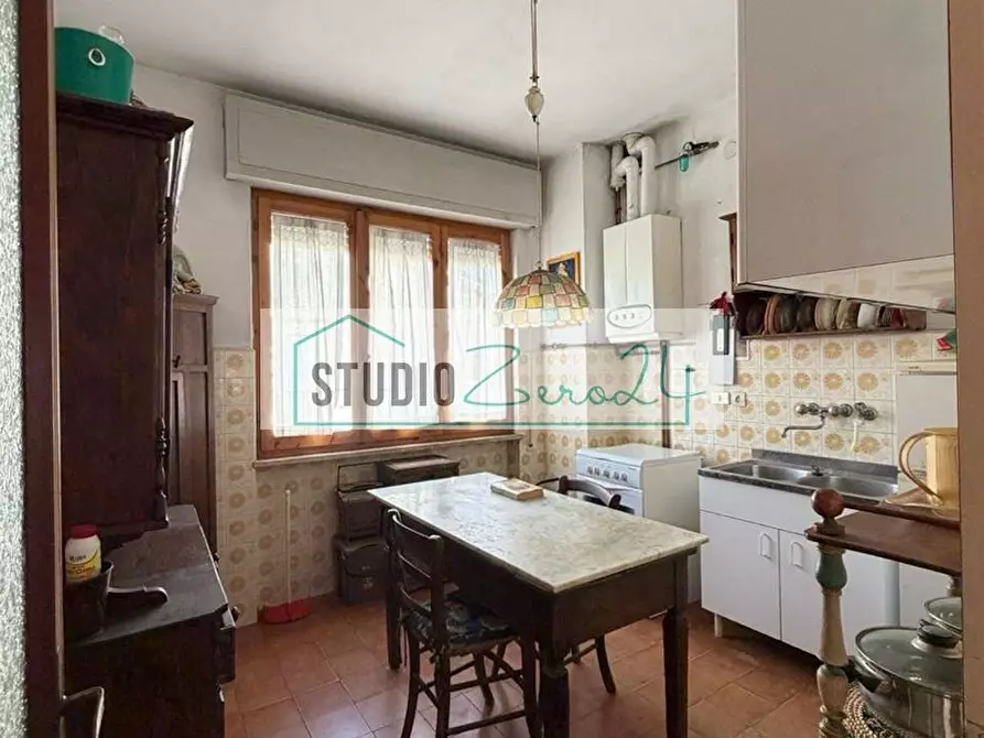 Immagine 4 di Appartamento in vendita  in Via Italica a Camaiore