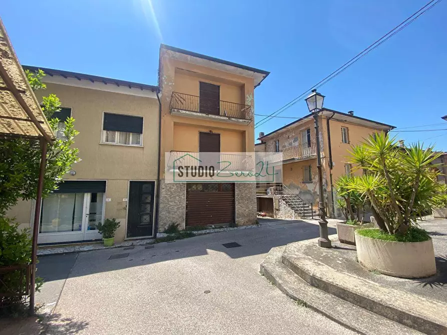 Immagine 2 di Casa semindipendente in vendita  in Via nuova a Camaiore
