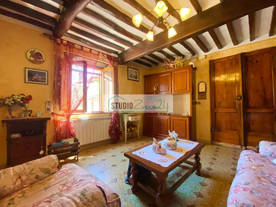 Immagine 5 di Casa semindipendente in vendita  in via di Torcigliano a Camaiore