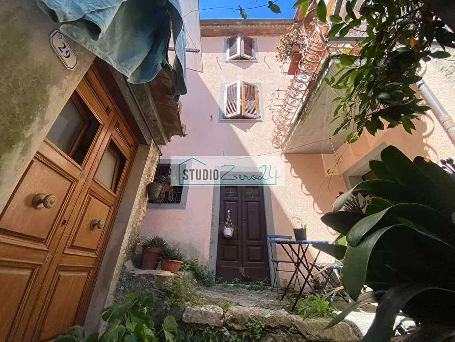 Immagine 27 di Casa semindipendente in vendita  in via di Torcigliano a Camaiore