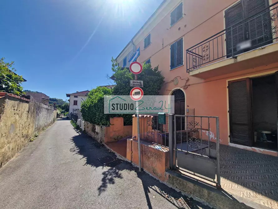 Immagine 2 di Casa semindipendente in vendita  in via Terrapezzina a Camaiore
