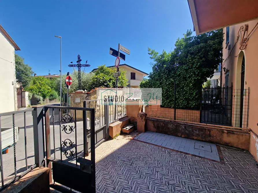 Immagine 5 di Casa semindipendente in vendita  in via Terrapezzina a Camaiore