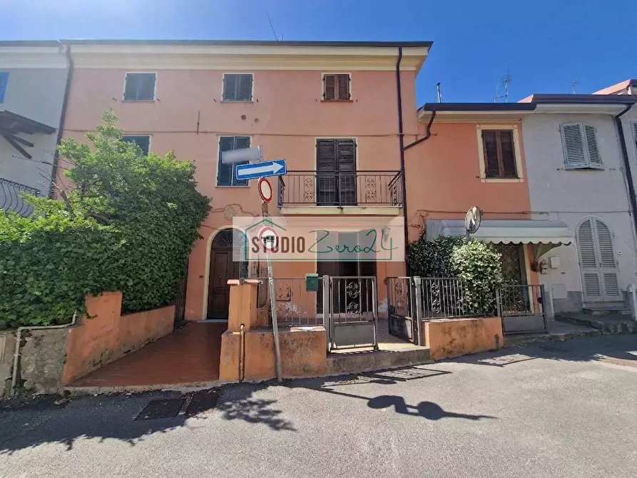 Immagine 1 di Casa semindipendente in vendita  in via Terrapezzina a Camaiore