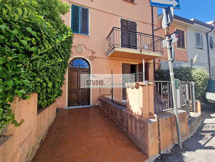 Immagine 1 di Appartamento in vendita  in Via Terrapezzina a Camaiore