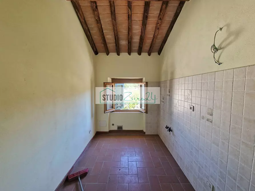 Immagine 7 di Appartamento in vendita  in Via Terrapezzina a Camaiore
