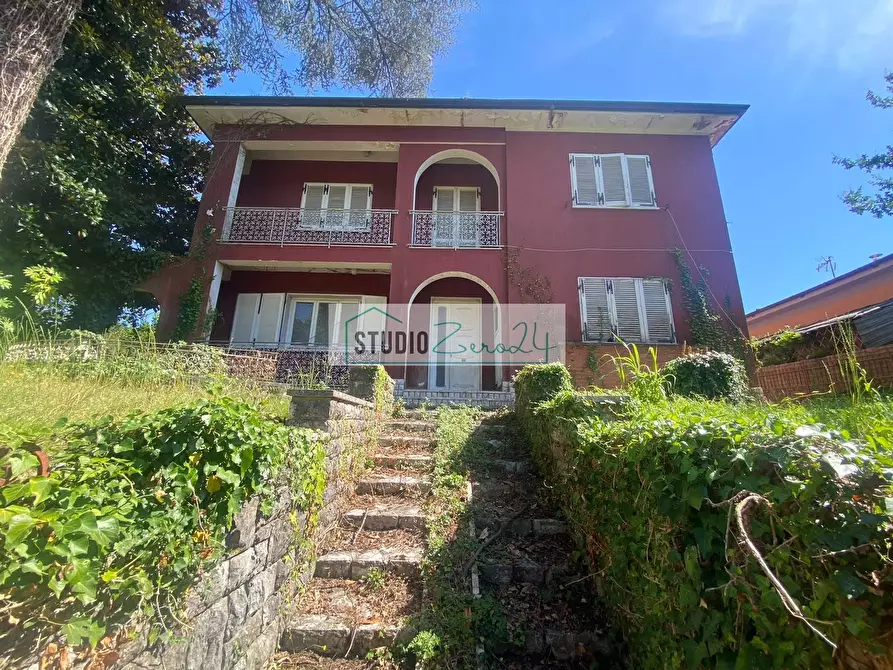 Immagine 2 di Villa in vendita  in via degli antichi 49 a Camaiore