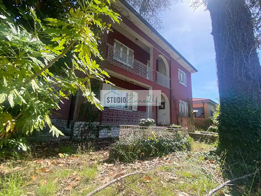 Immagine 4 di Villa in vendita  in via degli antichi 49 a Camaiore