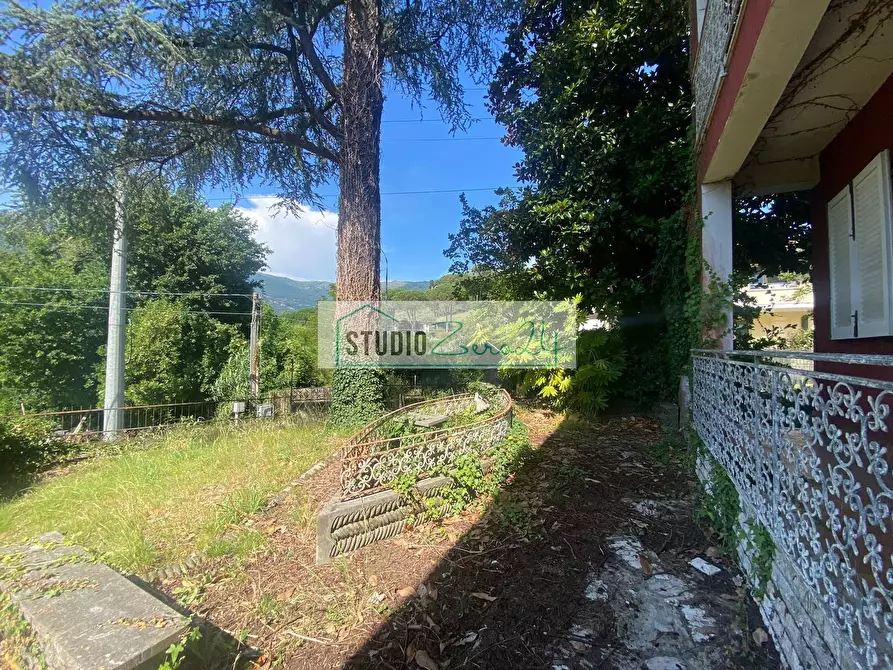 Immagine 6 di Villa in vendita  in via degli antichi 49 a Camaiore