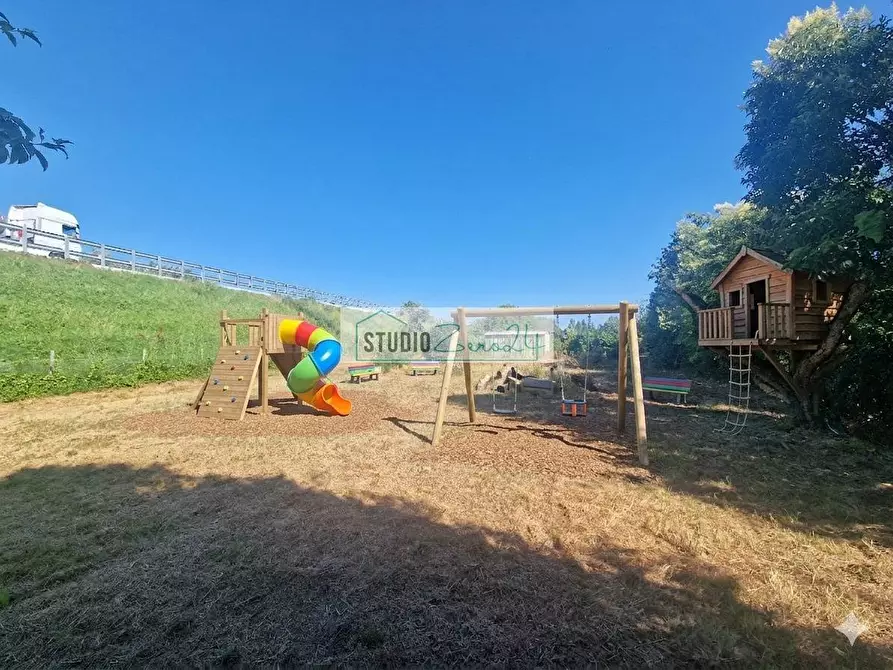 Immagine 12 di Terreno agricolo in vendita  in via bucine est a Camaiore