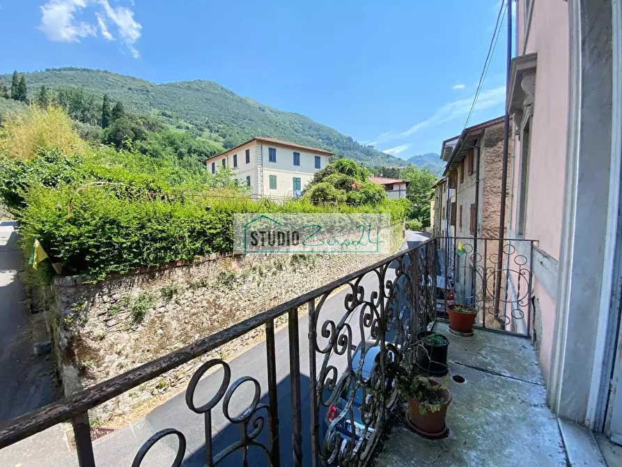 Immagine 36 di Casa semindipendente in vendita  in corte rodeschi 15 a Camaiore
