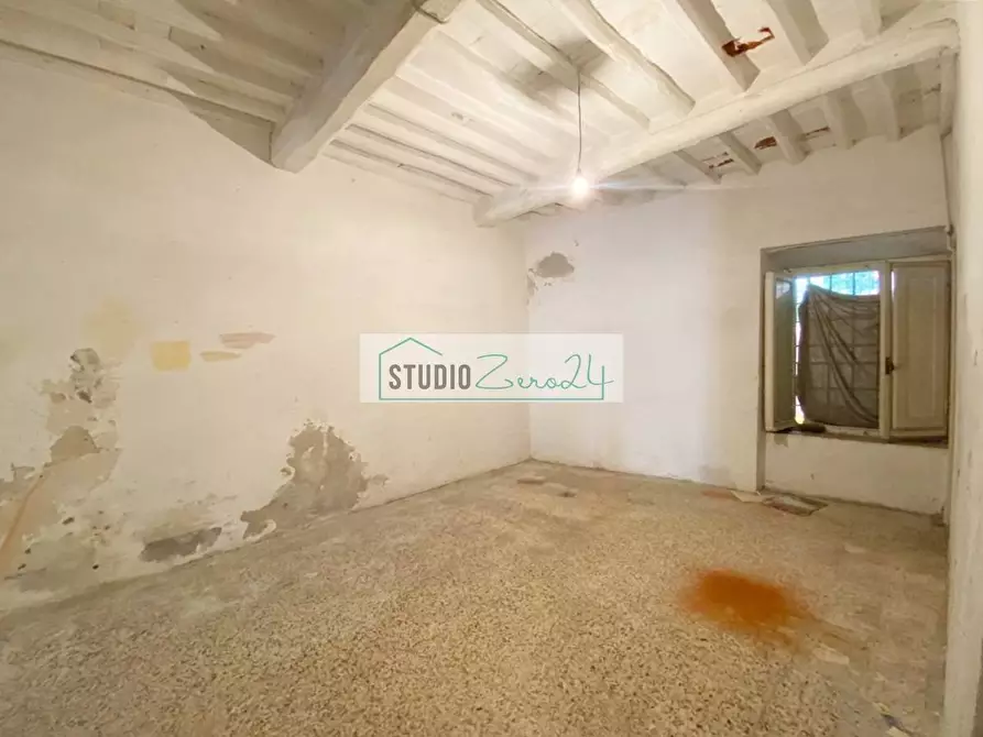 Immagine 12 di Casa semindipendente in vendita  in corte rodeschi 15 a Camaiore