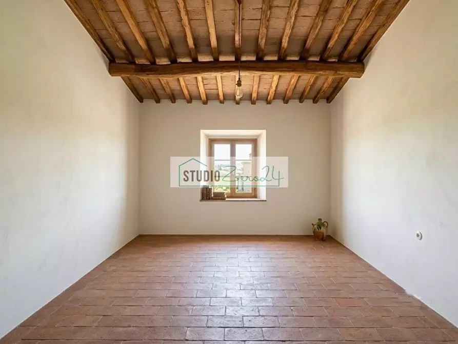 Immagine 76 di Casa semindipendente in vendita  in corte rodeschi 15 a Camaiore