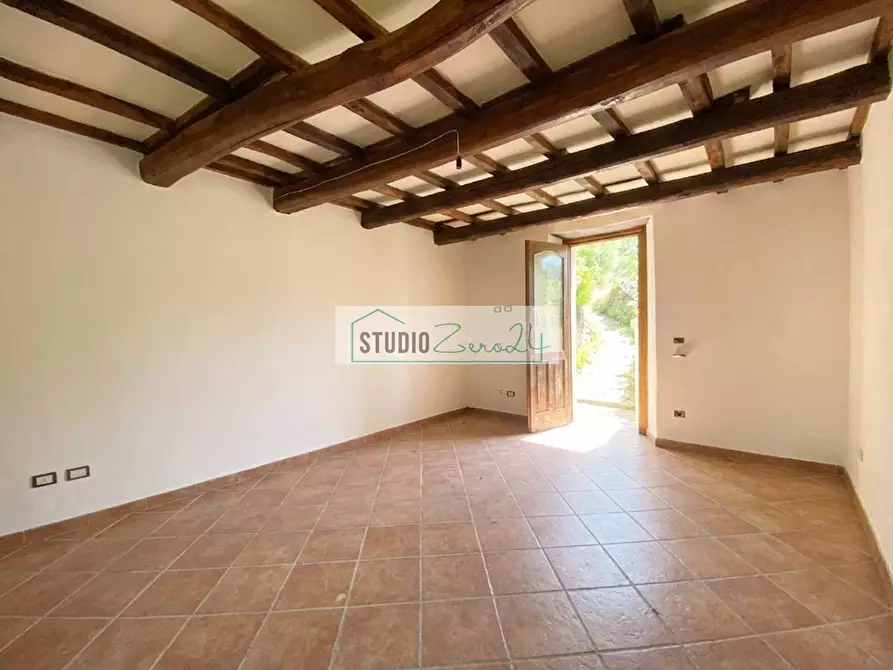 Immagine 10 di Casa semindipendente in vendita  in via xxv aprile a Camaiore