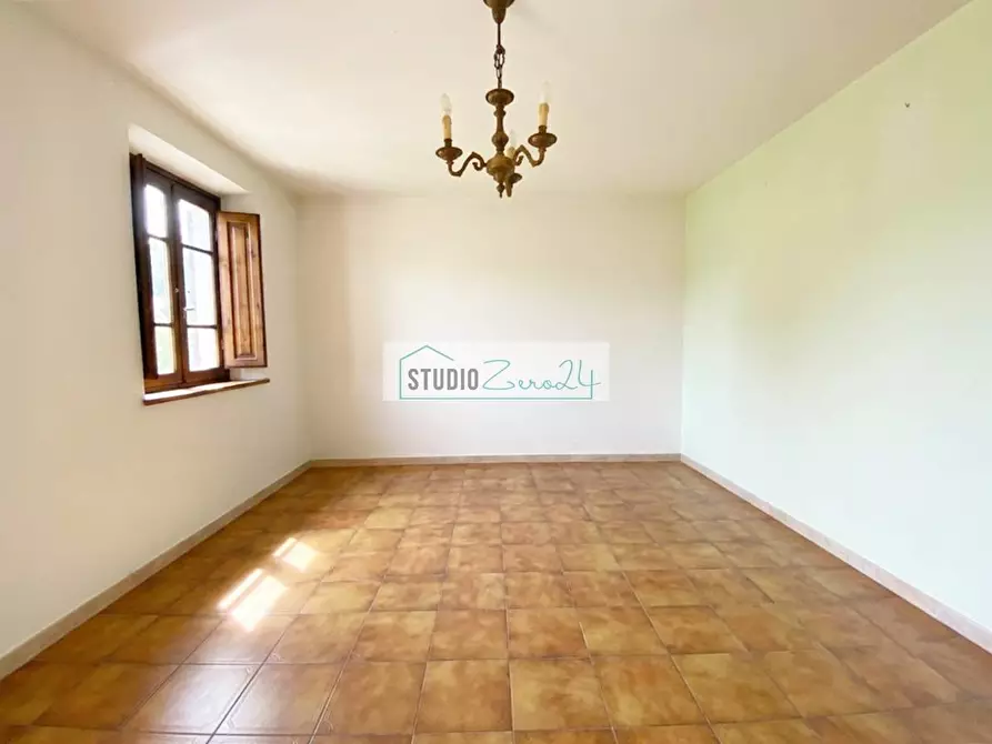 Immagine 13 di Casa semindipendente in vendita  in via xxv aprile a Camaiore