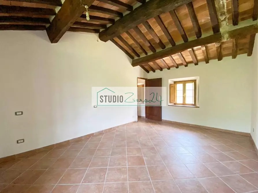 Immagine 30 di Casa semindipendente in vendita  in via xxv aprile a Camaiore
