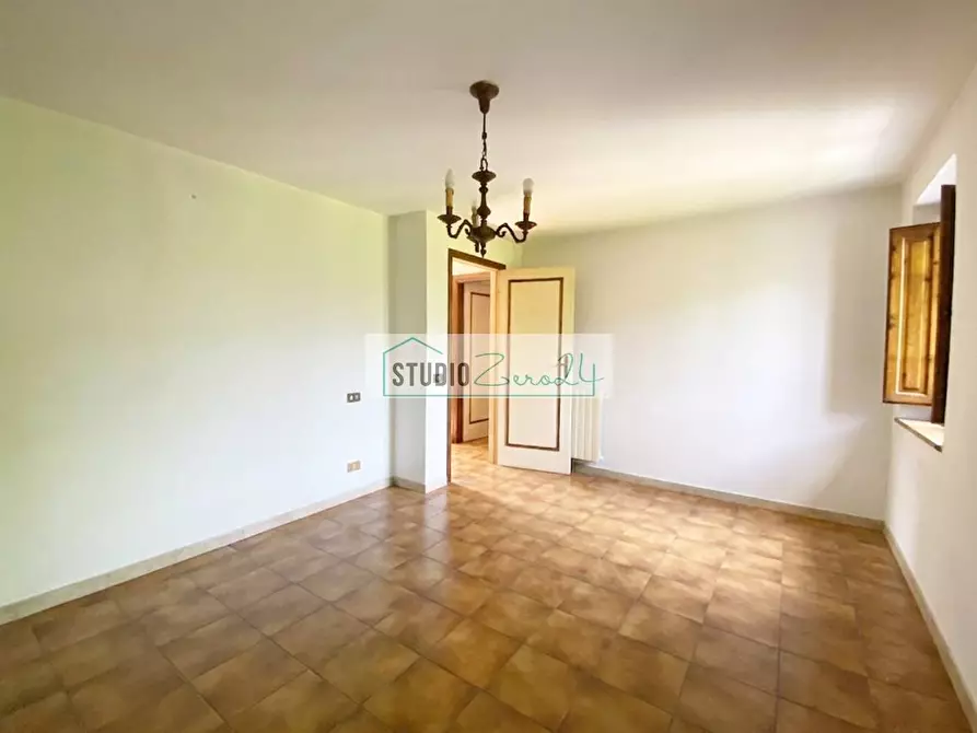 Immagine 15 di Casa semindipendente in vendita  in via xxv aprile a Camaiore