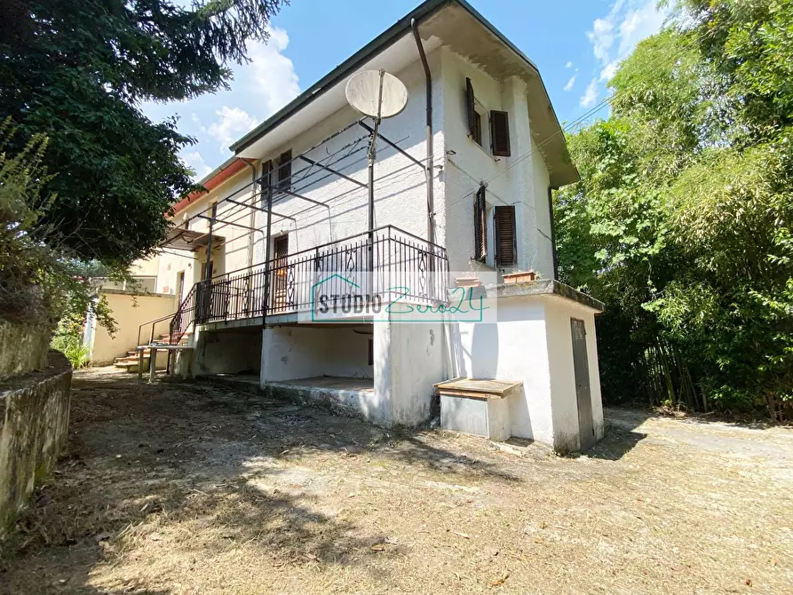 Immagine 2 di Casa semindipendente in vendita  in via xxv aprile a Camaiore
