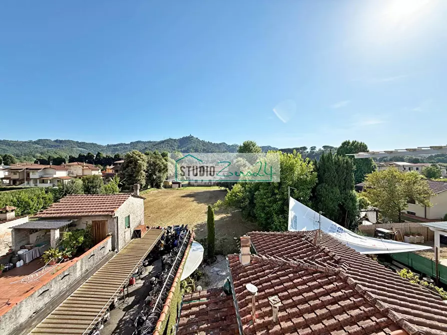 Immagine 13 di Appartamento in vendita  in Via Fondi 1 a Camaiore