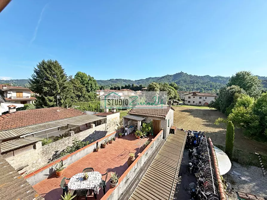 Immagine 21 di Appartamento in vendita  in Via Fondi 1 a Camaiore
