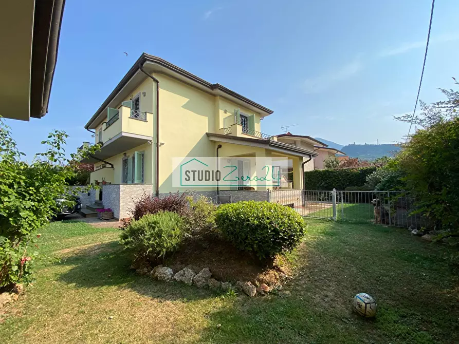 Immagine 47 di Casa semindipendente in vendita  in Via del Cafaggiolo 33 a Camaiore
