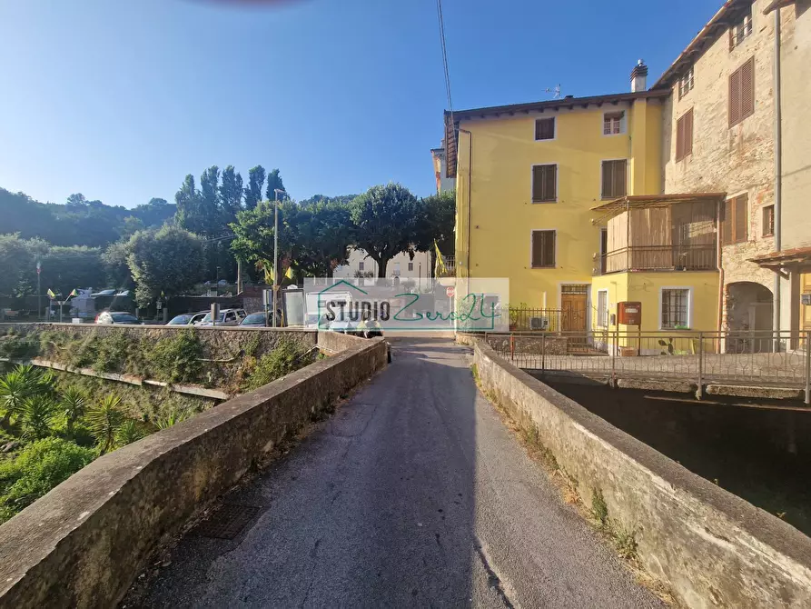 Immagine 5 di Casa semindipendente in vendita  in Via Sandro Pertini a Camaiore