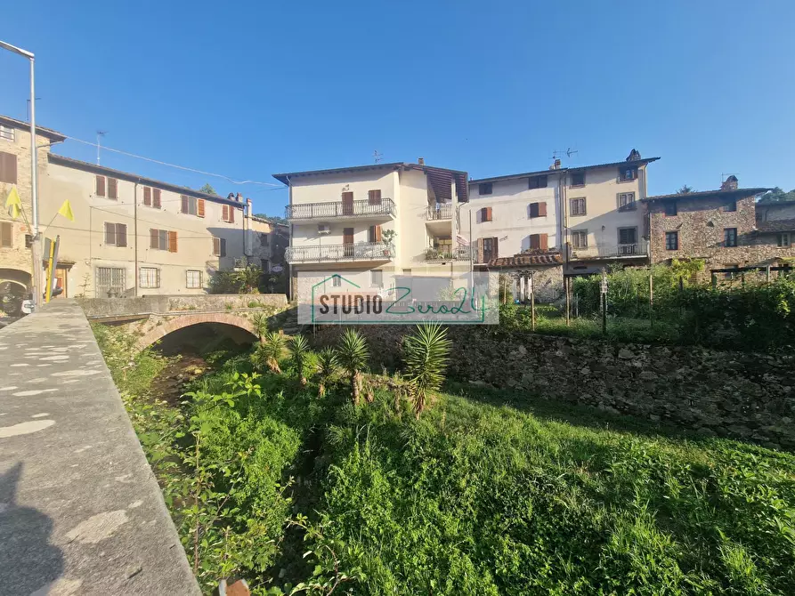 Immagine 10 di Casa semindipendente in vendita  in Via Sandro Pertini a Camaiore