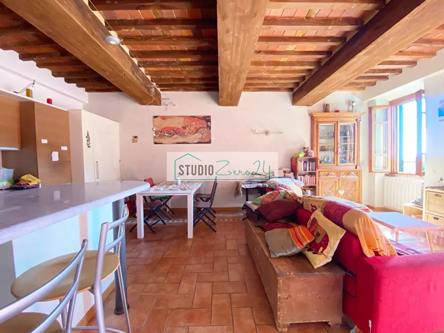 Immagine 5 di Appartamento in vendita  in via nuova 19 a Camaiore