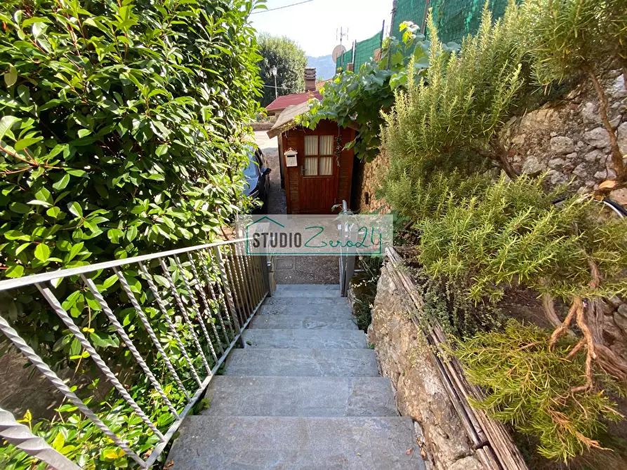 Immagine 32 di Appartamento in vendita  in via nuova 19 a Camaiore