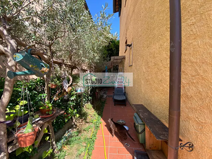 Immagine 28 di Appartamento in vendita  in via nuova 19 a Camaiore