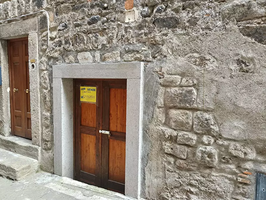 locale di sgombero in vendita a Viterbo in zona Bagnaia