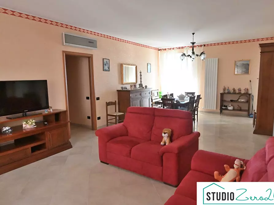 Immagine 2 di Appartamento in vendita  a Bomarzo