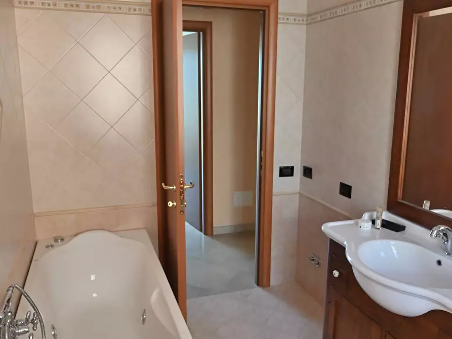 Immagine 18 di Appartamento in vendita  a Bomarzo