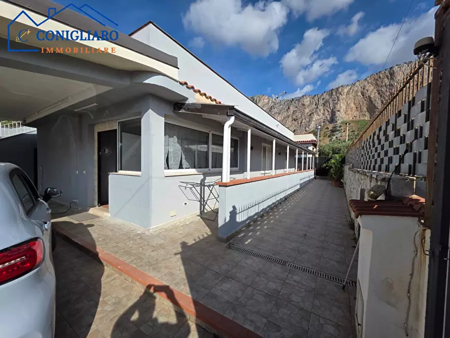 Immagine 3 di Villa in vendita  in Via Archimede 32 a Carini
